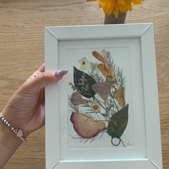 Handmade Dried Flowers Collage 5”x7” - Picture 7 of 8